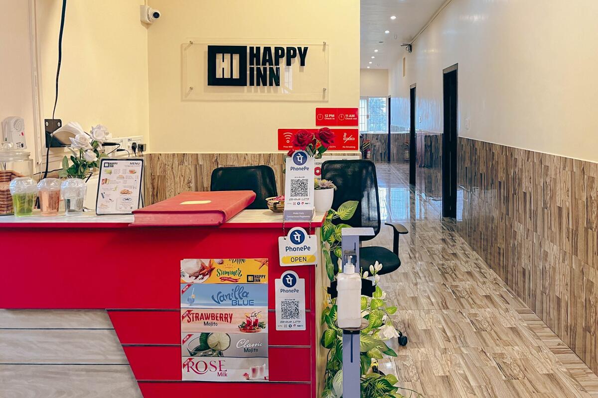 Hotel Happy Inn reception